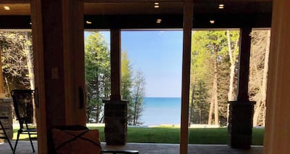 "stunning Serenity Cove On The Lake Cozy Cottage"