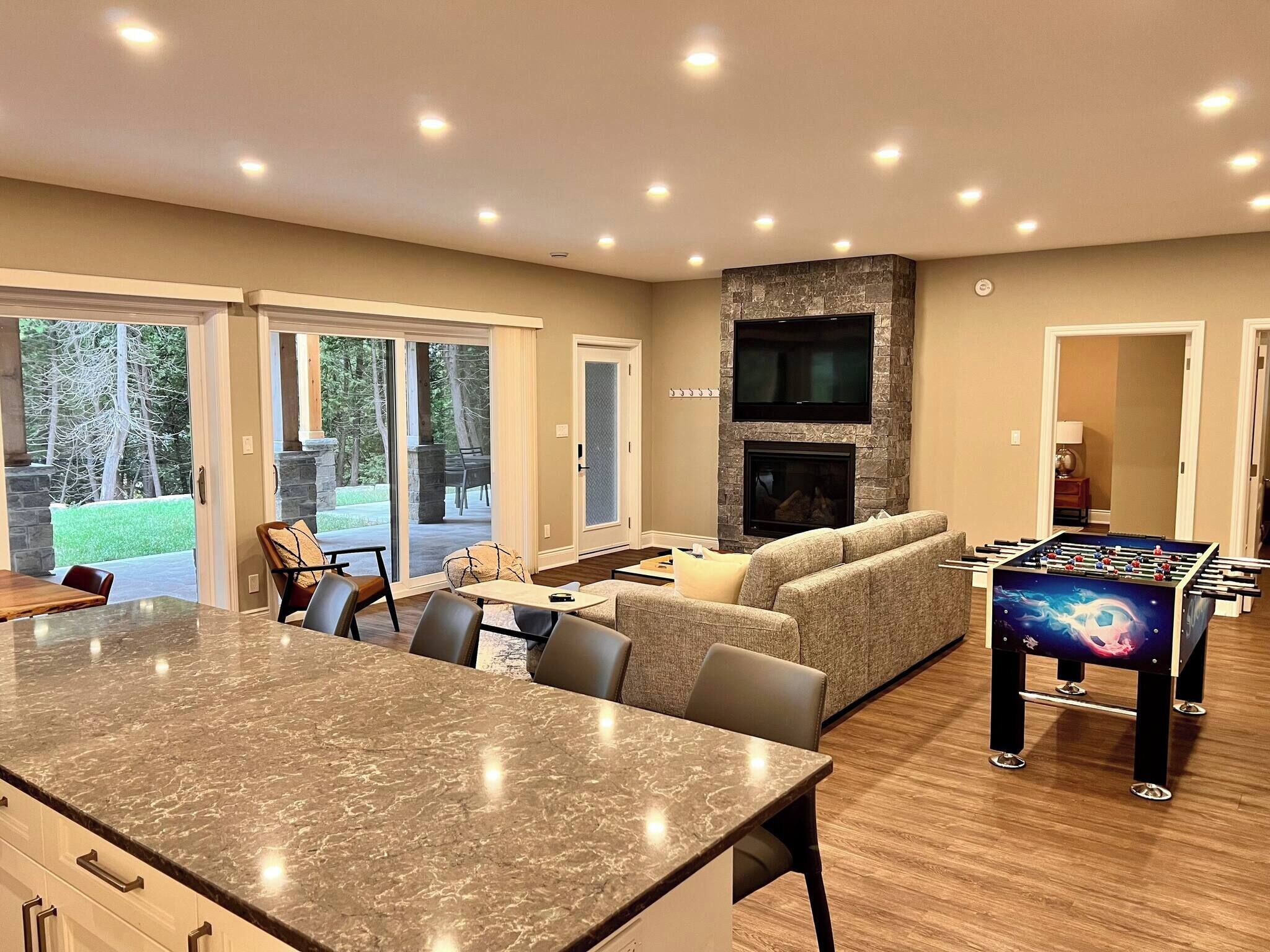 House, 2 Bedrooms, Patio, Lake View | Tempat makan