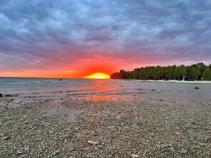 Hus, 2 soverom, terrasse, utsikt mot innsjø | Innsjø