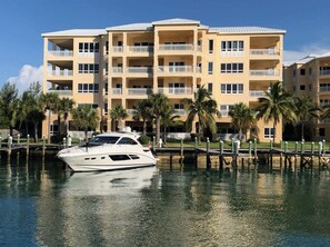 Exterior - Walk to Bahamia Beach (Freeport)