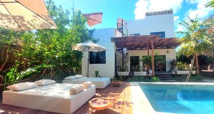 Brand New Luxury Villa. 150 meters from the beach.