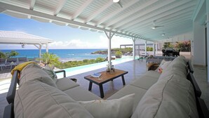 Unclassified image, 3 of 57, button - Exceptional 180° sea-view villa with 2 pools and 5 suites for 10 (Saint François)