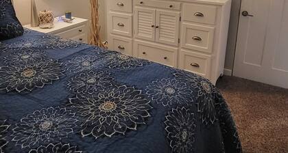 Aurora on the Medical Mile - Crisp Cozy Certified - Extended stay friendly