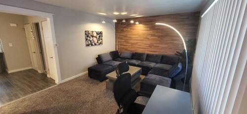 Aurora on the Medical Mile - Crisp Cozy Certified - Extended stay friendly