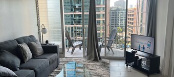 Waikiki Condo high walk score, 2 Bdrms w/doors, pullout sofa