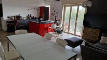 Flachbildfernseher, DVD-Player