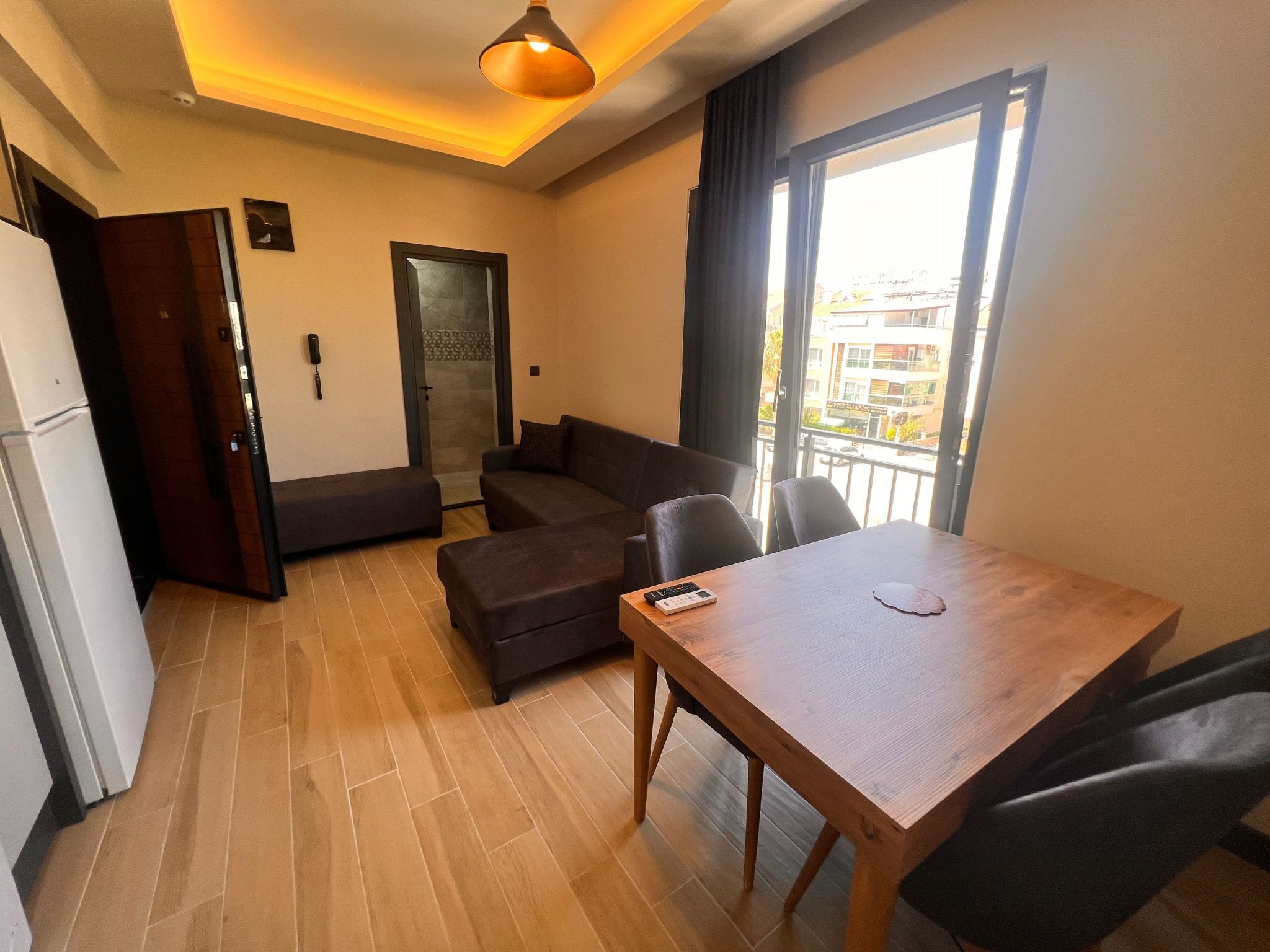华丽公寓 | 高档床上用品、办公桌、隔音、熨斗/熨衣板