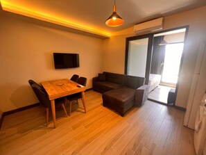 华丽公寓 | 高档床上用品、办公桌、隔音、熨斗/熨衣板