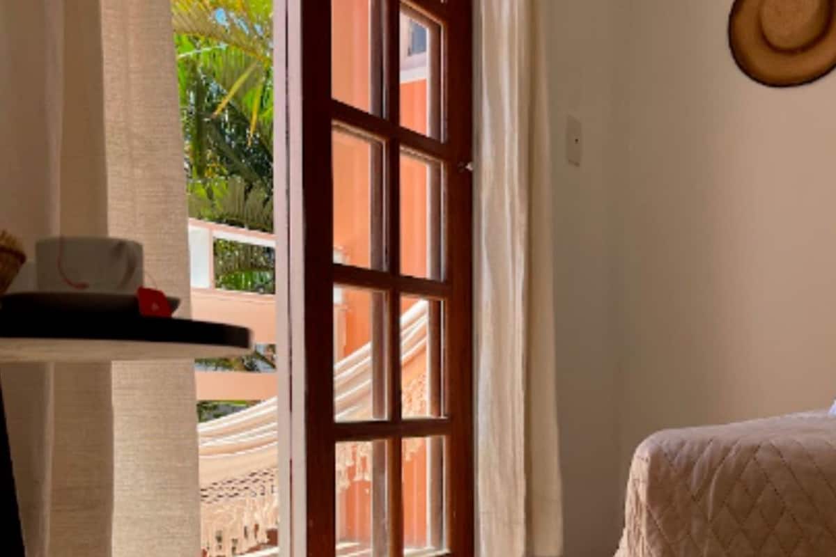 Habitación superior con 1 cama doble o 2 individuales | Wifi gratis