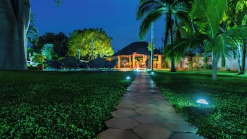 Villa, 5 Bedrooms, Balcony, Garden View | Property grounds