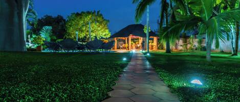 Villa, 5 Bedrooms, Balcony, Garden View | Property grounds