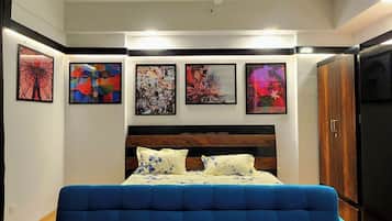 Comfort Townhome, 1 King Bed | 1 bedroom, free WiFi