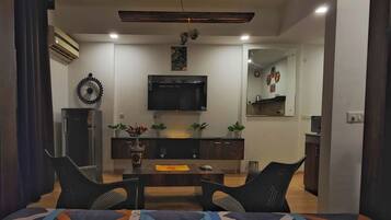 Comfort Townhome, 1 King Bed | 1 bedroom, free WiFi