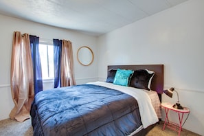 1 bedroom, desk, iron/ironing board, Internet