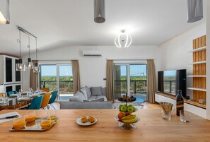 Villa, Multiple Bedrooms, Private Pool, Mountain View | In-room dining - Villa Leon (Policnik)