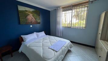 2 bedrooms, iron/ironing board, WiFi, bed sheets