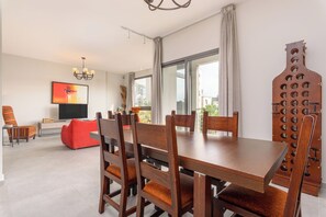 In-room dining - Amber 2-Bedroom Apartment in Jal El Dib (Jal El Dib)