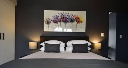 82 Steps to the Beach