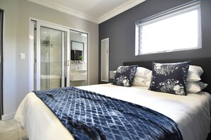 Penthouse Deluxe, vue baie | Wi-Fi gratuit, draps fournis