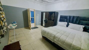 Apartment, 3 Bedrooms, Smoking, Balcony | 3 bedrooms