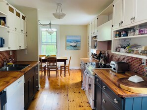 Mikrowelle, Ofen, Herdplatte, Geschirrspüler