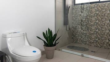 House, 2 Bedrooms, Balcony, Garden View | Bathroom