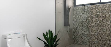 House, 2 Bedrooms, Balcony, Garden View | Bathroom