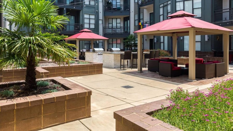 ASK FOR Discount-vibrant 2 Story Apt Apple TV