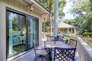 Outdoor dining - 24 Night Heron - Sea Pines - 1 Bed 1 Bath Sleeps 4 - Hilton Head Rentals (Hilton Head Island)