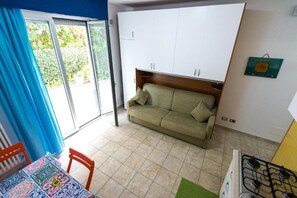 Living area - 1 Bedroom Apartment in Marina di Vasto (Marina di Vasto)