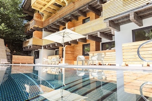 UppvÀrmd pool
