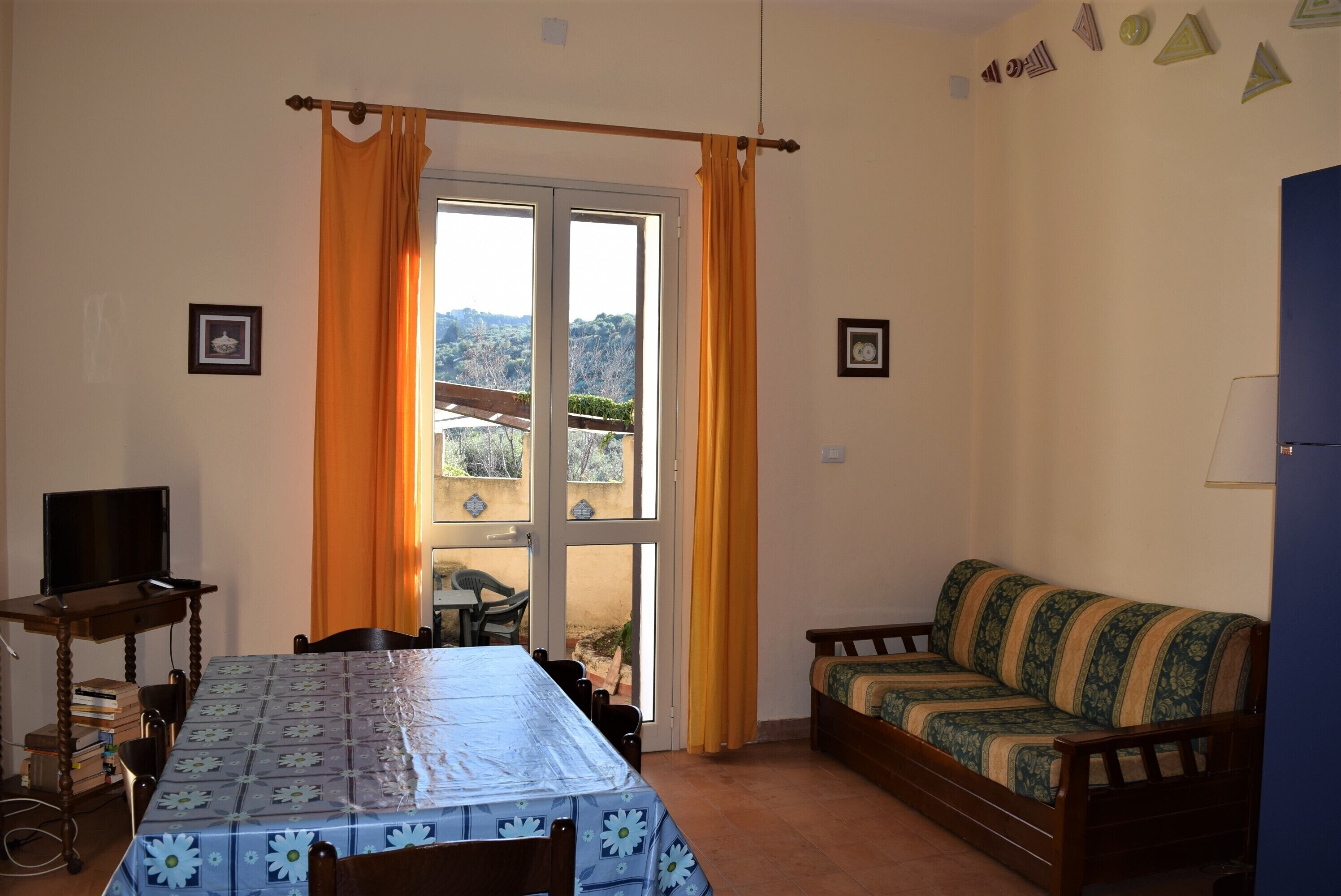 Apartment, 3 Bedrooms, Patio, Garden View | Dining