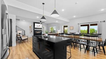 House, Multiple Bedrooms | Private kitchen | Fridge, oven, coffee/tea maker, toaster