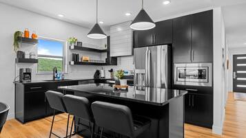 House, Multiple Bedrooms | Private kitchen | Fridge, oven, coffee/tea maker, toaster