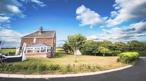 Exterior - Mew Stone - A large double room with extensive views out to sea. (Millbrook)