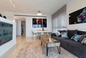 Téléviseur, bureau