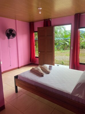 Basic Room, 1 Queen Bed | Free WiFi, bed sheets - Sunrise  (Drake Bay)