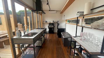 全景平房, 桑拿 | 私人廚房 | 大型雪櫃/冰箱、微波爐、焗爐、爐具