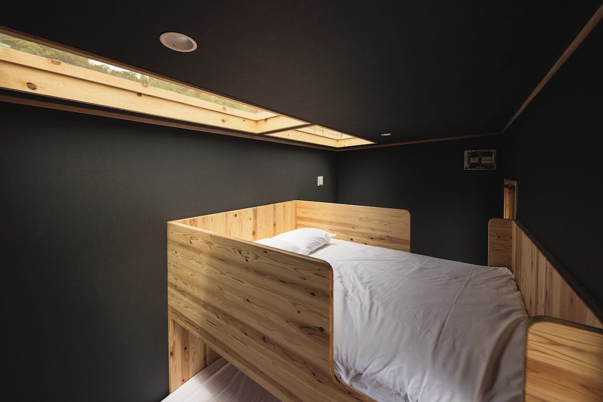 2 kamar tidur, selimut bulu angsa, Wi-Fi gratis, dan seprai linen