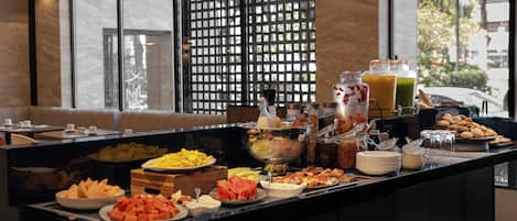Café da manhã, almoço e jantar; culinária mexicana