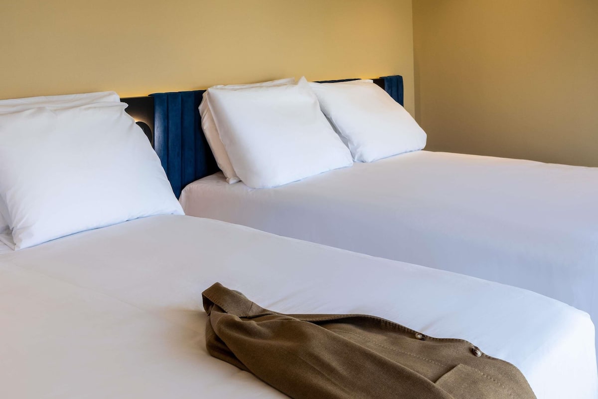 Superior-Zimmer, 2 Doppelbetten | Zimmersafe, Verdunkelungsvorhänge, Bügeleisen/Bügelbrett
