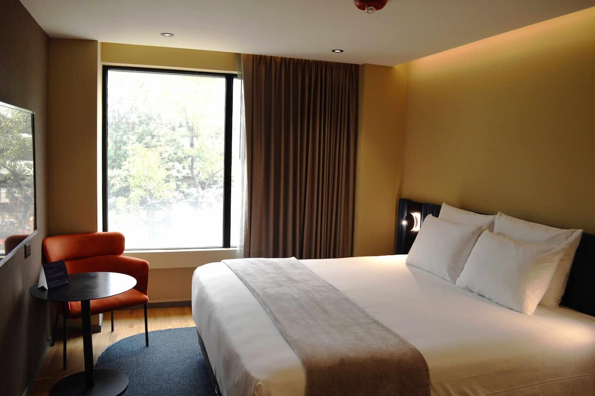Superior Room, 1 King Bed (Accessible)