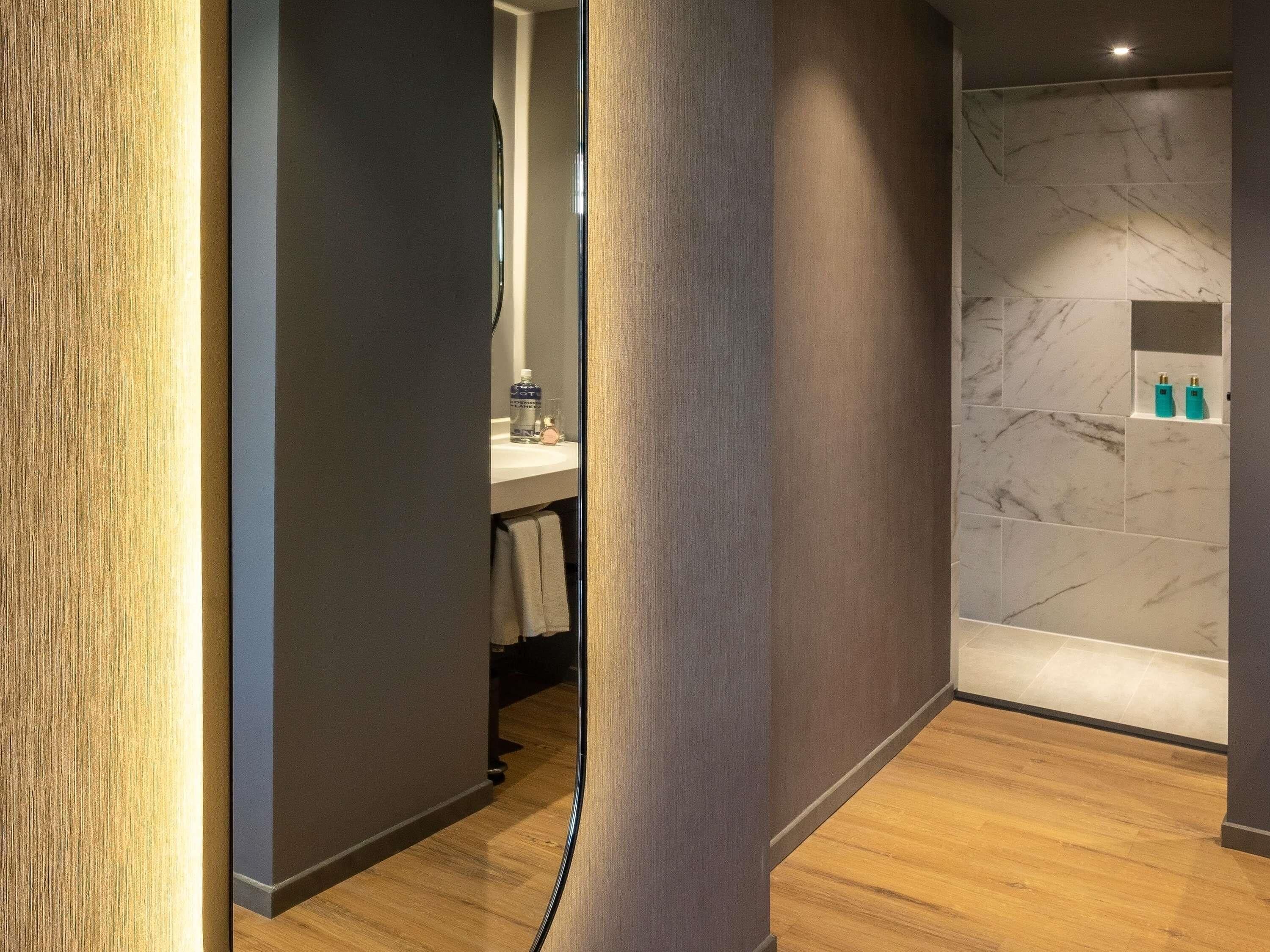 行政客房, 2 张双人床 | 客房内保险箱、遮光窗帘、熨斗/熨衣板、免费 WiFi