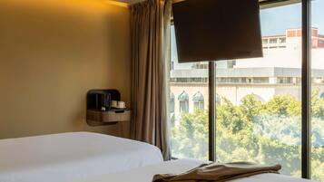 Executive Double or Twin Room, 2 Double Beds | In-room safe, blackout drapes, iron/ironing board, cribs (free)