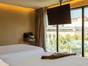Executive Double or Twin Room, 2 Double Beds | In-room safe, blackout drapes, iron/ironing board, cribs (free)