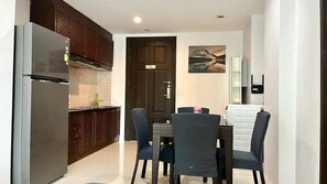 Apartment, 2 Bedrooms, Accessible, Balcony | Dining
