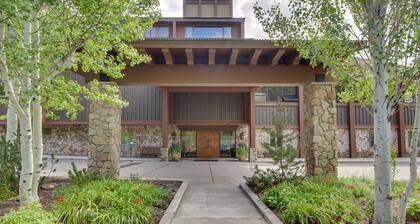 Condo in Durango with pools & hot tub