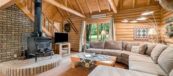 The Log Cabin | House in Thompsonville walking distance to resort amenities