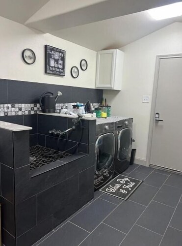 Allie Rose/Cabin 1 / Lake Athens/ Canton Trade Days