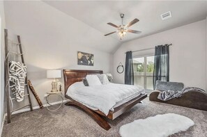 4 Schlafzimmer, Bügeleisen/Bügelbrett, WLAN, Bettwäsche